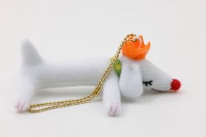 Pup King (パップキング) Mサイズ 奈良美智 佐藤健 竣敏 Amazon.co.jp: 奈良美智 Pup King パップキング ぬいぐるみ M