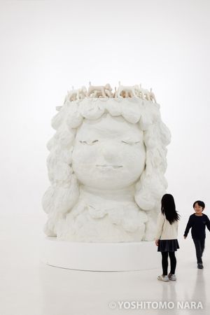 No.YNF7599 - 台座としての森の子 2023 | YOSHITOMO NARA The Works