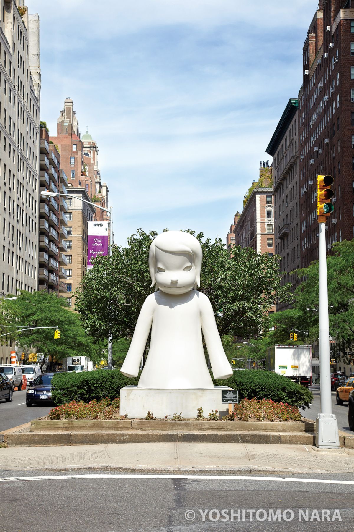 No.YNF5374 - White Ghost 2010 | YOSHITOMO NARA The Works